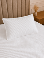 Kit cobre-leito matelassê off white dobrado com porta-travesseiro