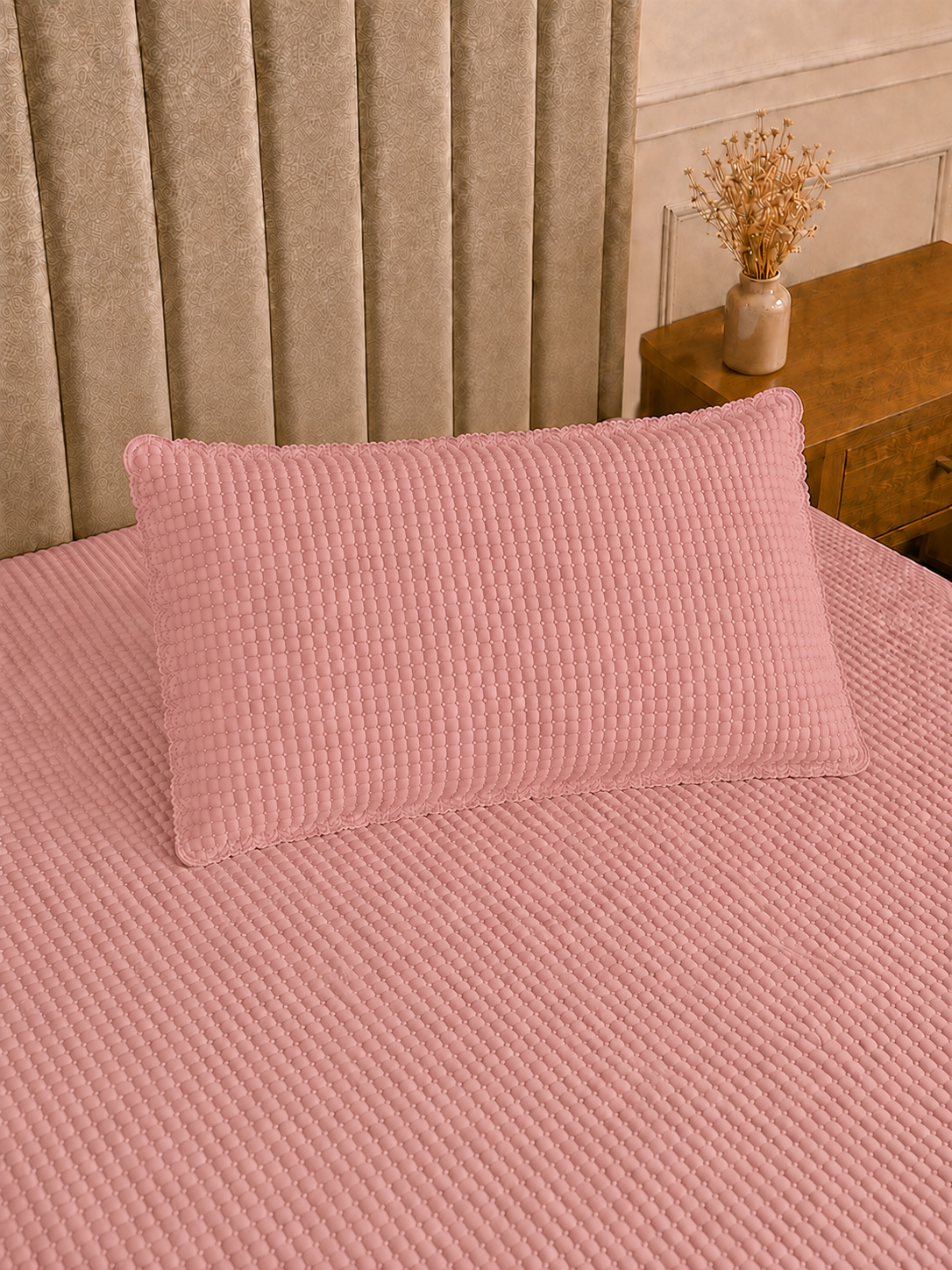 Kit cobre-leito matelassê rosa dobrado com porta-travesseiro